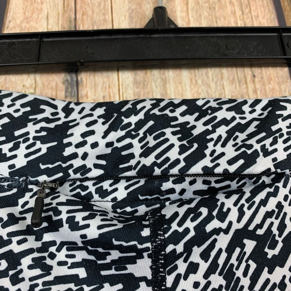 Nike Essential Tight Fit Capri Leggings xs - Picture 8 of 9